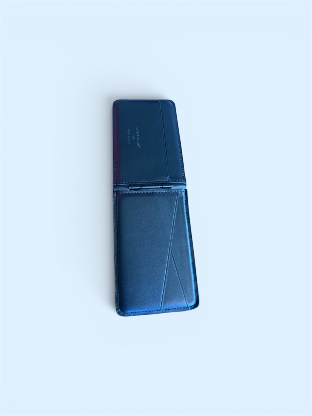 Louis Vuitton Compact Magnetic Card Holder - Picture 4 of 4